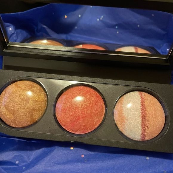 2 for $40 - Smashbox - Planetary Cheek Palette - Picture 1 of 3